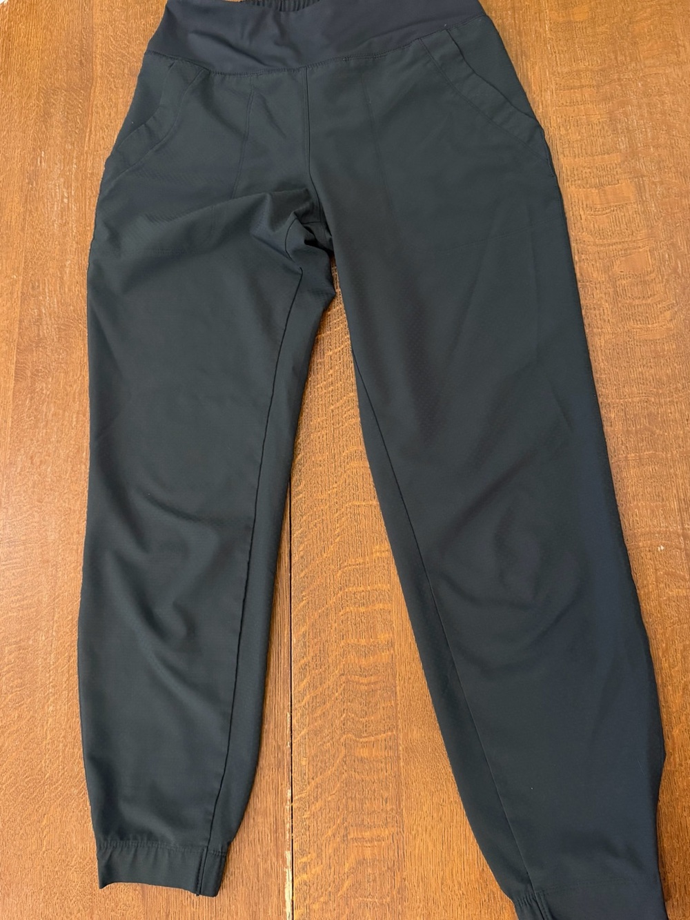 Ascend Women's Black Elastic-Waist Jogger Pants with Back Pockets